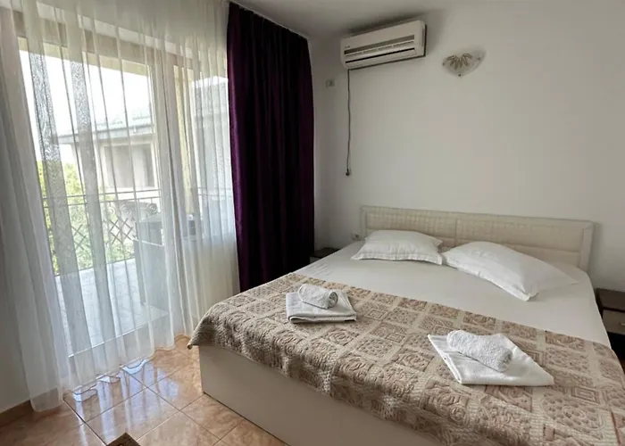 בית הארחה Pensiunea Miraj קוסטינסטי